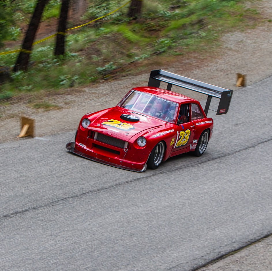 Car racing up Knox Mountain